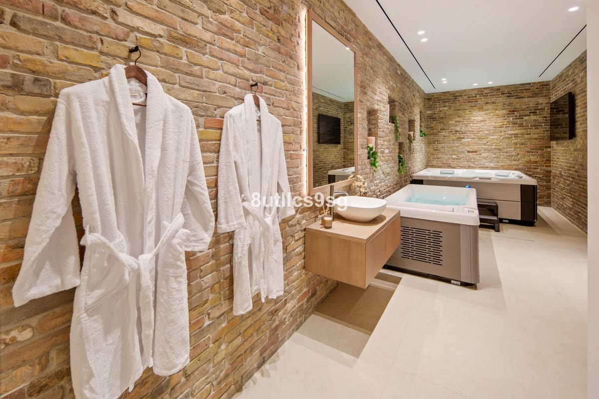 5 chambre Villa/Maison à vendre à Nueva Andalucia avec piscine garage - 11 750 000 € (Ref: 10140388)
