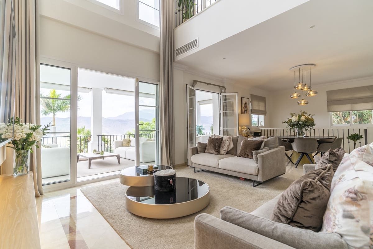 4 slaapkamer Villa te koop in Istan met zwembad garage - € 1.650.000 (Ref: 10140389)