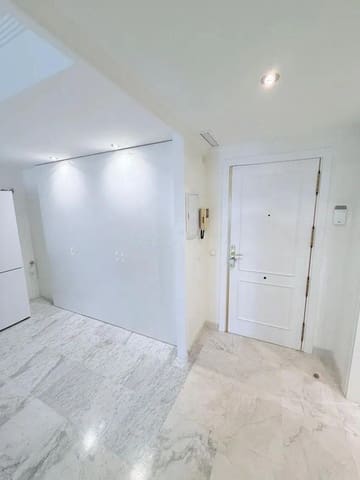 1 quarto Apartamento para venda em Puerto Banus, Marbella com piscina - 445 000 € (Ref: 10140403)