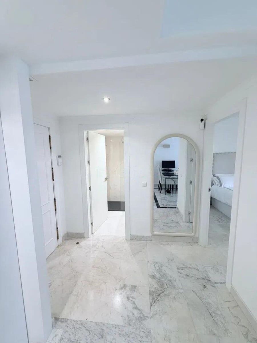 1 quarto Apartamento para venda em Puerto Banus com piscina - 445 000 € (Ref: 10140403)