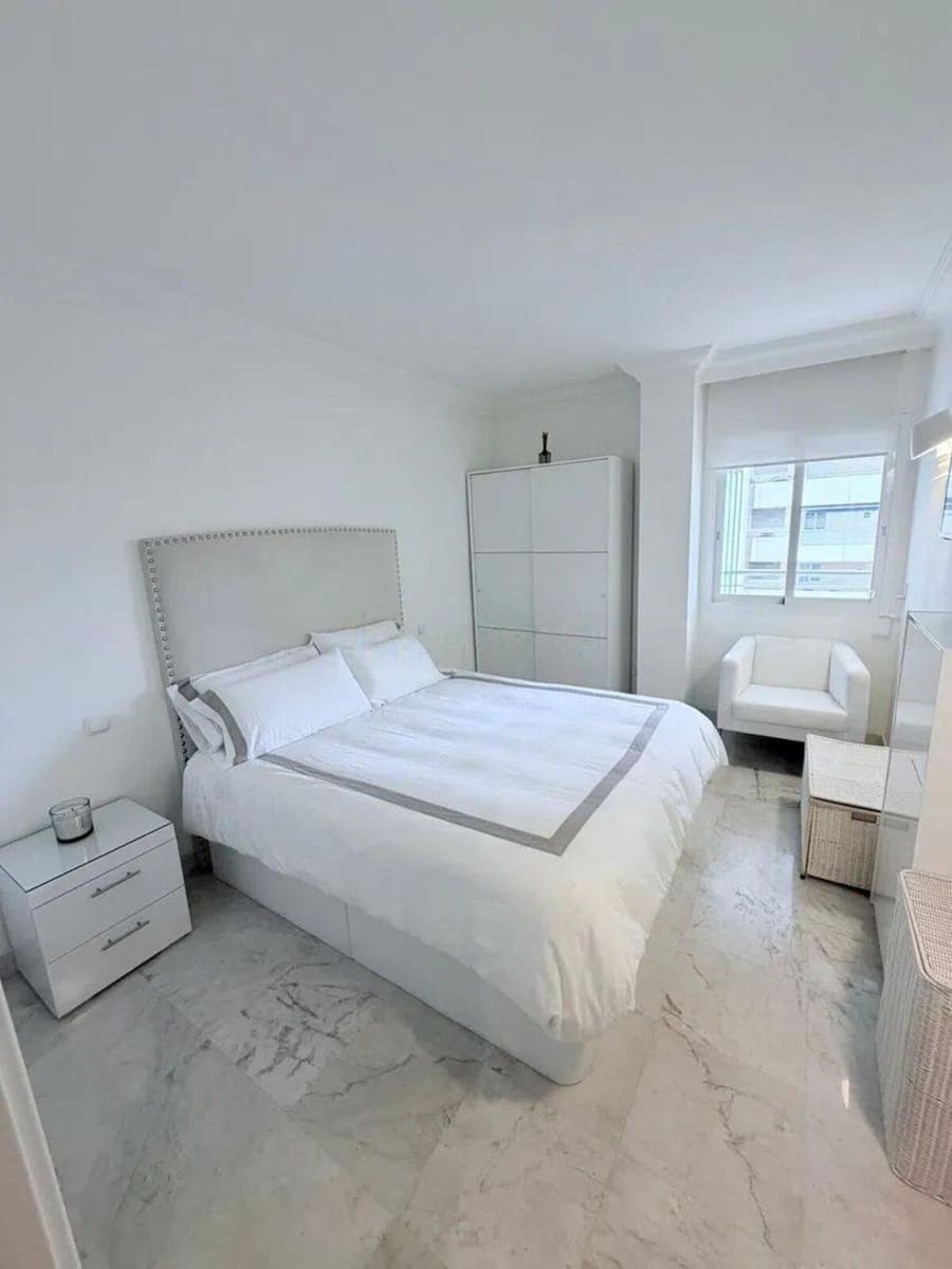 1 quarto Apartamento para venda em Puerto Banus com piscina - 445 000 € (Ref: 10140403)