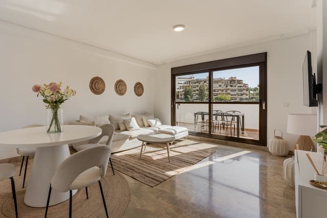 Apartamento de 2 habitaciones en Selwo, Estepona en venta con piscina garaje - 435.000 € (Ref: 10140404)
