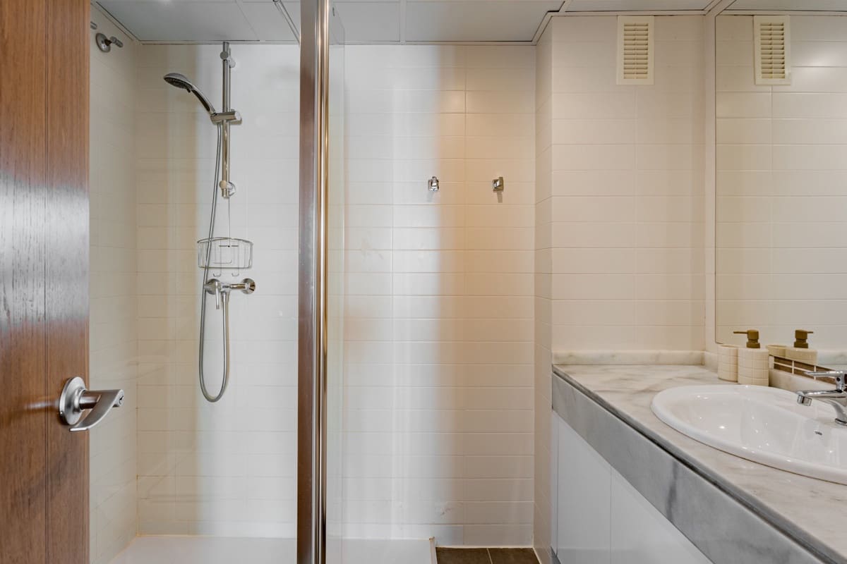 Apartamento de 2 habitaciones en New Golden Mile en venta con piscina garaje - 435.000 € (Ref: 10140404)