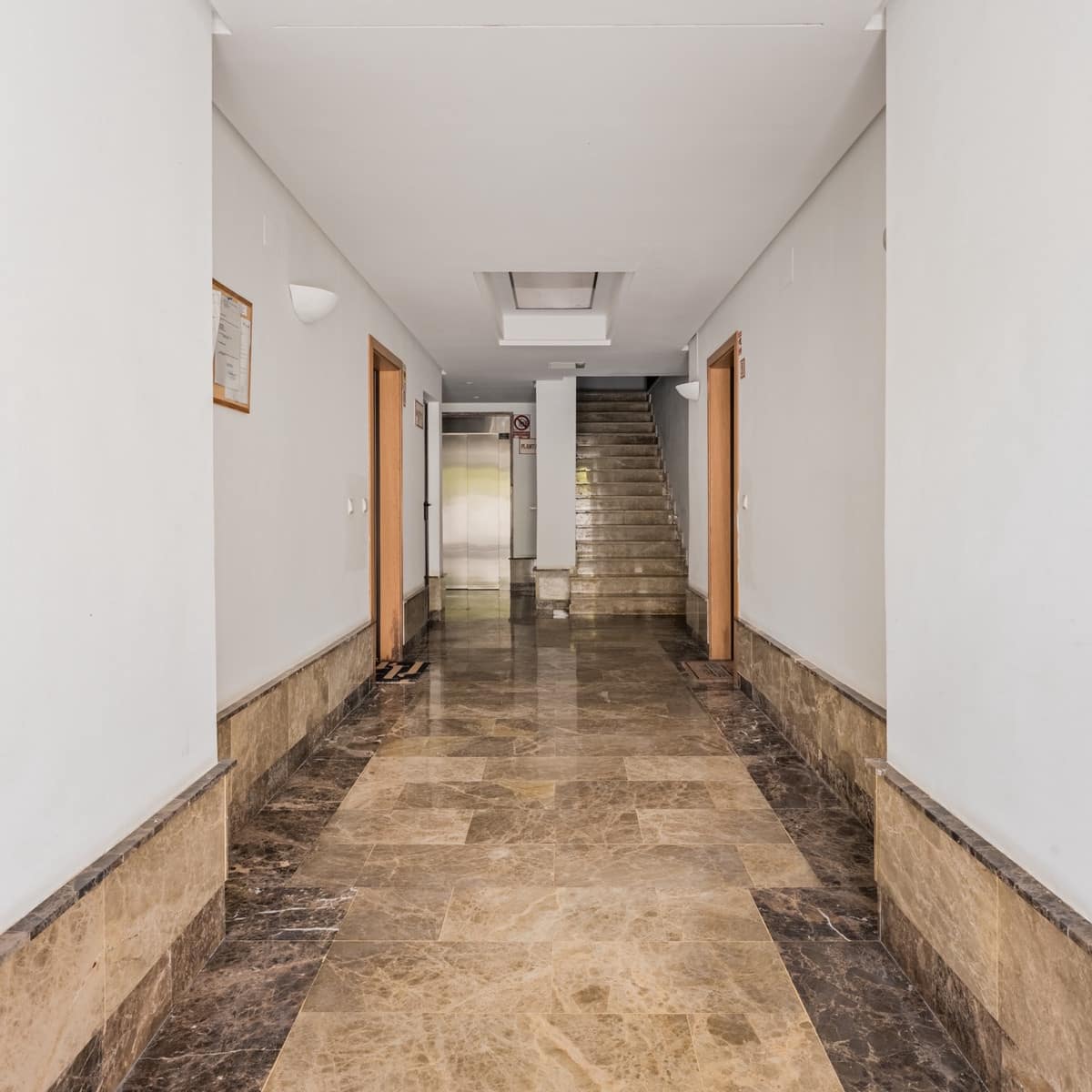 Apartamento de 2 habitaciones en New Golden Mile en venta con piscina garaje - 435.000 € (Ref: 10140404)