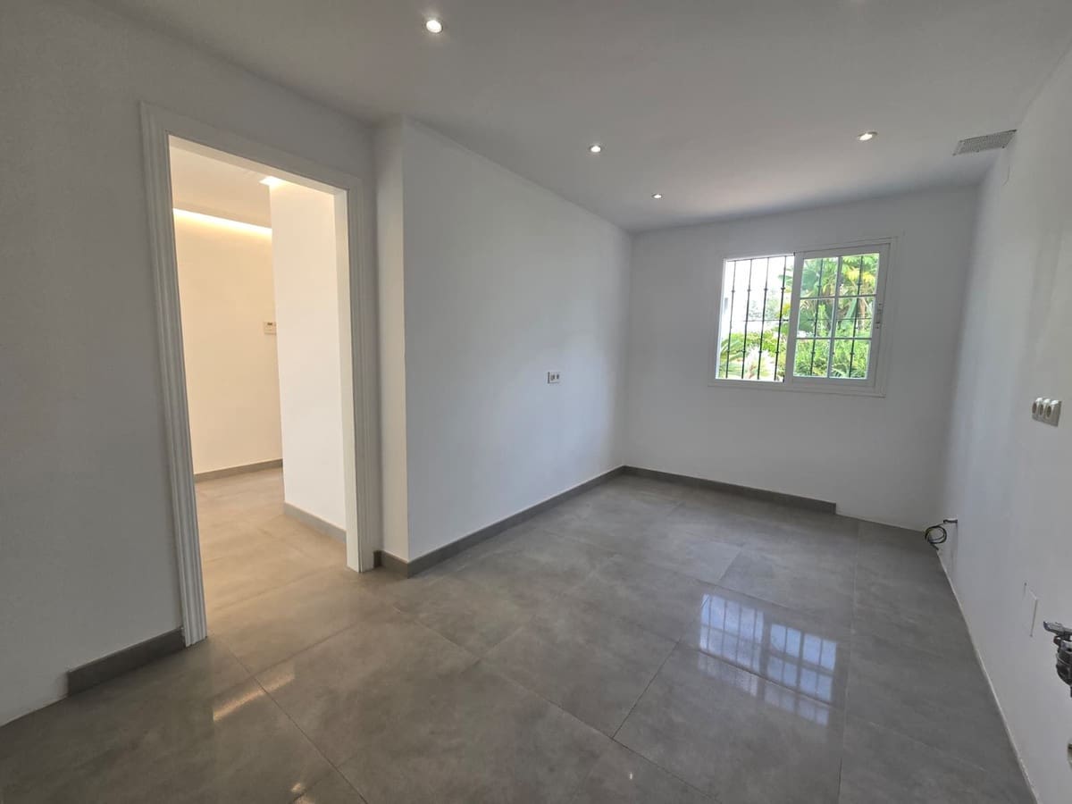 3 sovrum Hus till salu i Marbella med pool garage - 1 650 000 € (Ref: 10140410)