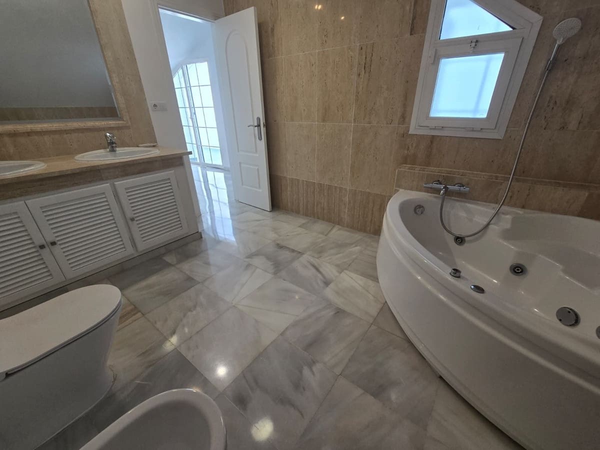 3 sovrum Hus till salu i Marbella med pool garage - 1 650 000 € (Ref: 10140410)