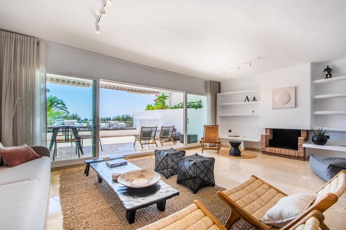 2 soverom Leilighet til salgs i Rio Real med svømmebasseng garasje - € 675 000 (Ref: 10140411)