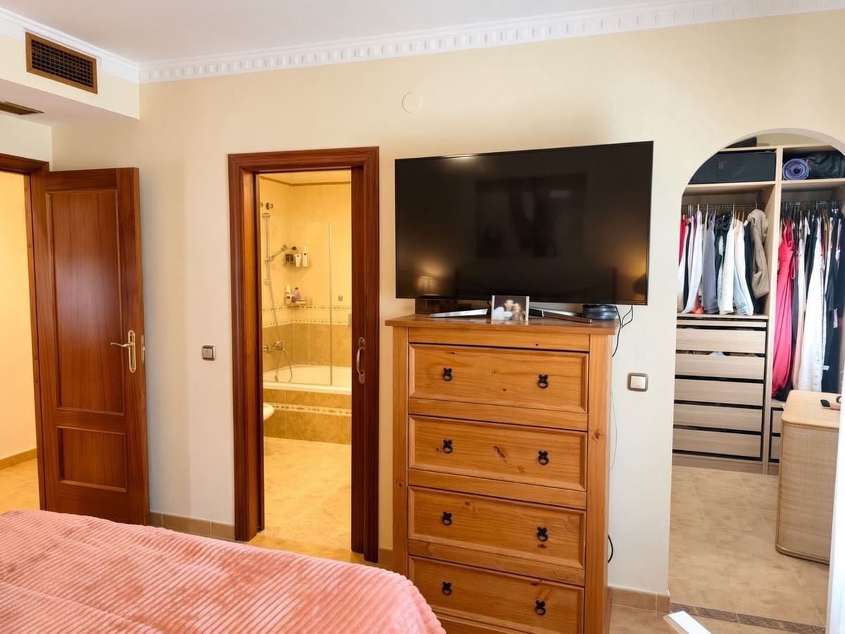4 makuuhuone Huoneisto myytävänä paikassa Estepona mukana 
autotalli - 625 000 € (Ref: 10140412)