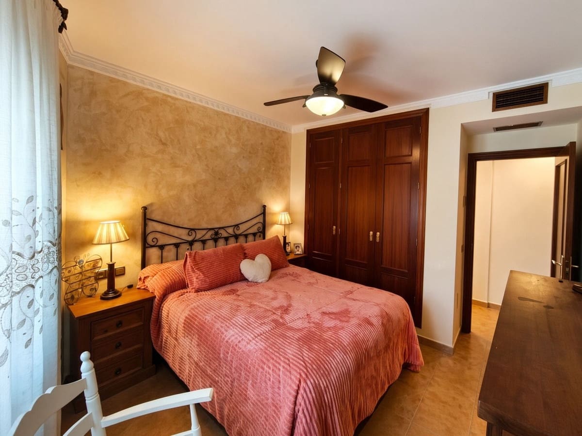 4 makuuhuone Huoneisto myytävänä paikassa Estepona mukana 
autotalli - 625 000 € (Ref: 10140412)