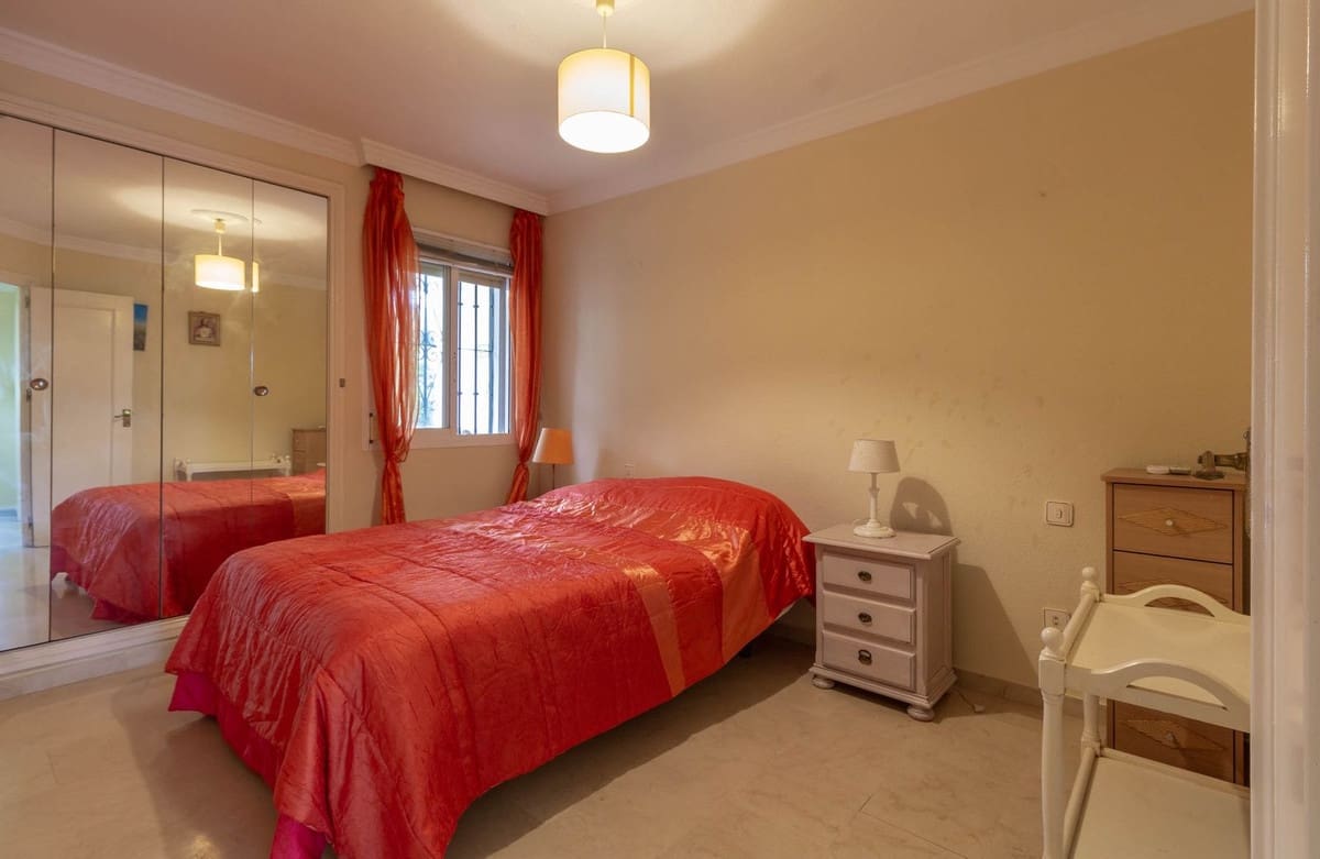 2 sypialnia Apartament na sprzedaż w Calahonda z basenem garażem - 265 000 € (Ref: 10141610)