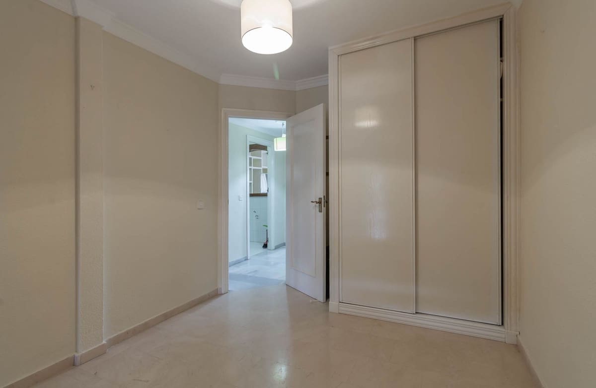 2 slaapkamer Appartement te koop in Calahonda met zwembad garage - € 265.000 (Ref: 10141610)