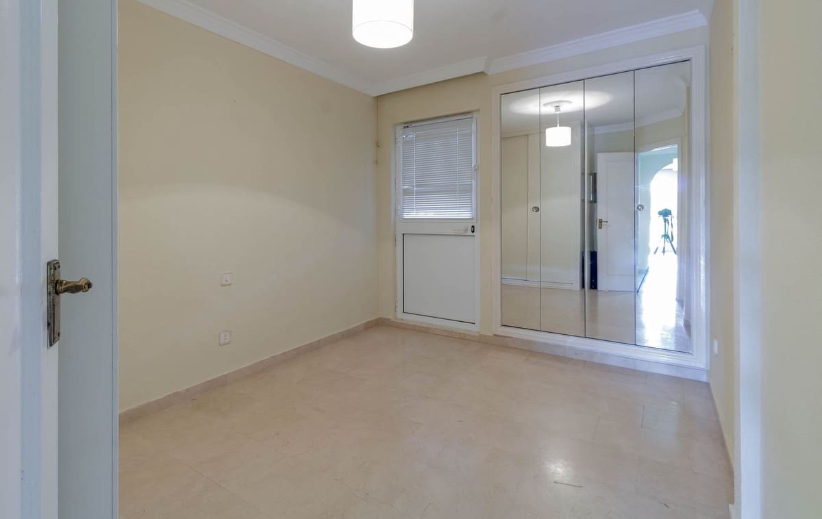 2 slaapkamer Appartement te koop in Calahonda met zwembad garage - € 265.000 (Ref: 10141610)