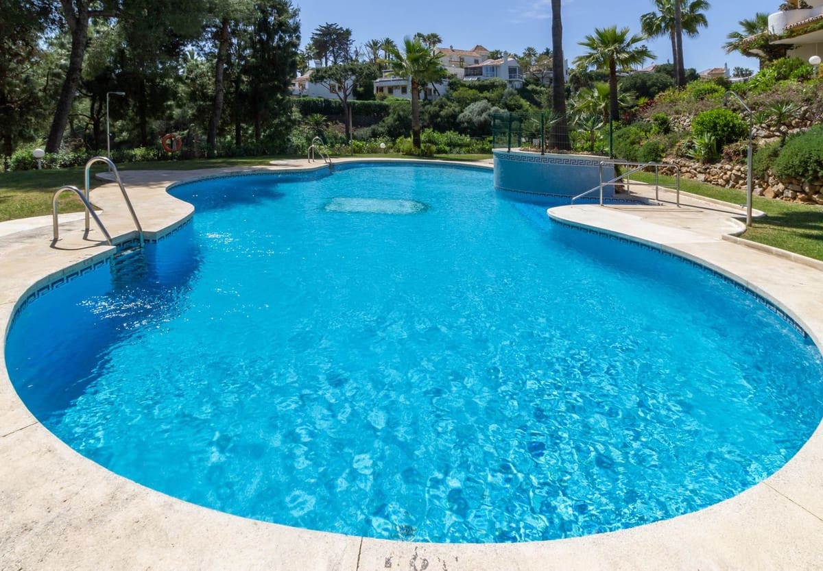 2 slaapkamer Appartement te koop in Calahonda met zwembad garage - € 265.000 (Ref: 10141610)