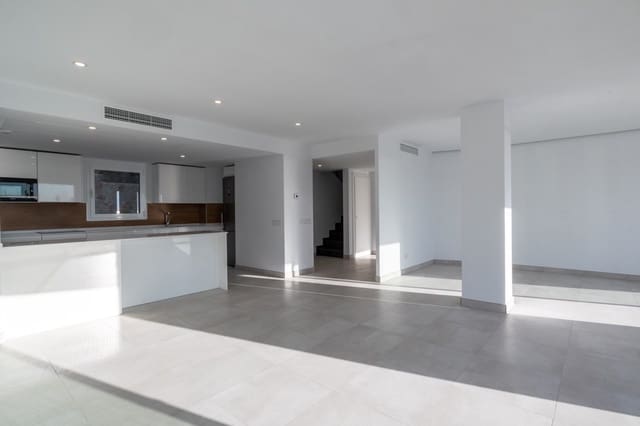 4 slaapkamer Appartement te koop in Los Monteros, Marbella met zwembad - € 749.000 (Ref: 10145633)