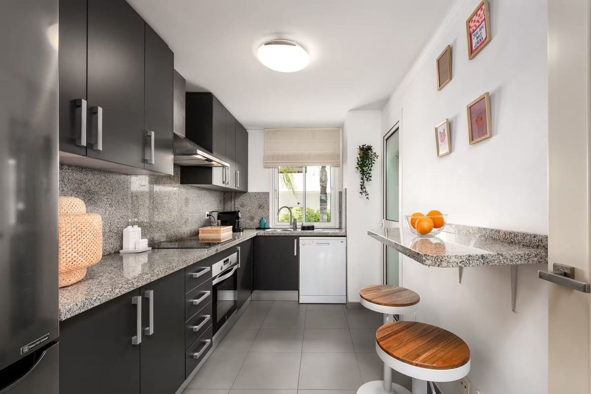 2 quarto Apartamento para venda em Estepona com piscina garagem - 285 000 € (Ref: 10147466)