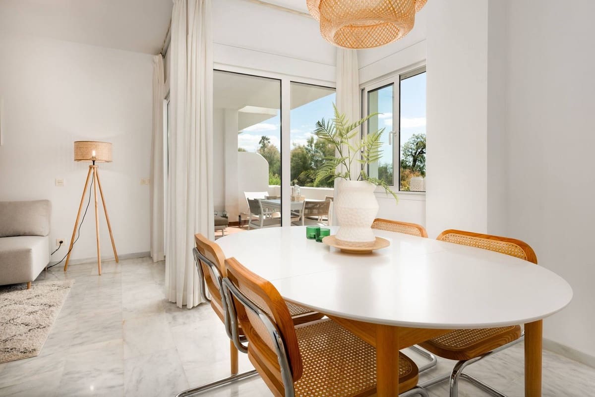 2 quarto Apartamento para venda em Estepona com piscina garagem - 285 000 € (Ref: 10147466)