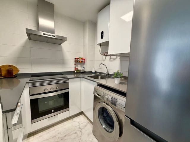 2 soveværelse Lejlighed til salg i Los Boliches , Fuengirola med garage - € 319.000 (Ref: 10147470)