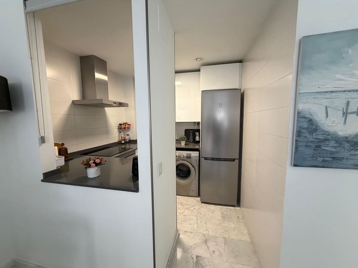 2 soveværelse Lejlighed til salg i Fuengirola med garage - € 319.000 (Ref: 10147470)