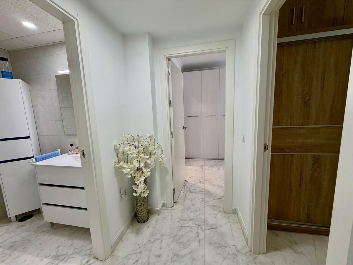 2 soveværelse Lejlighed til salg i Fuengirola med garage - € 319.000 (Ref: 10147470)