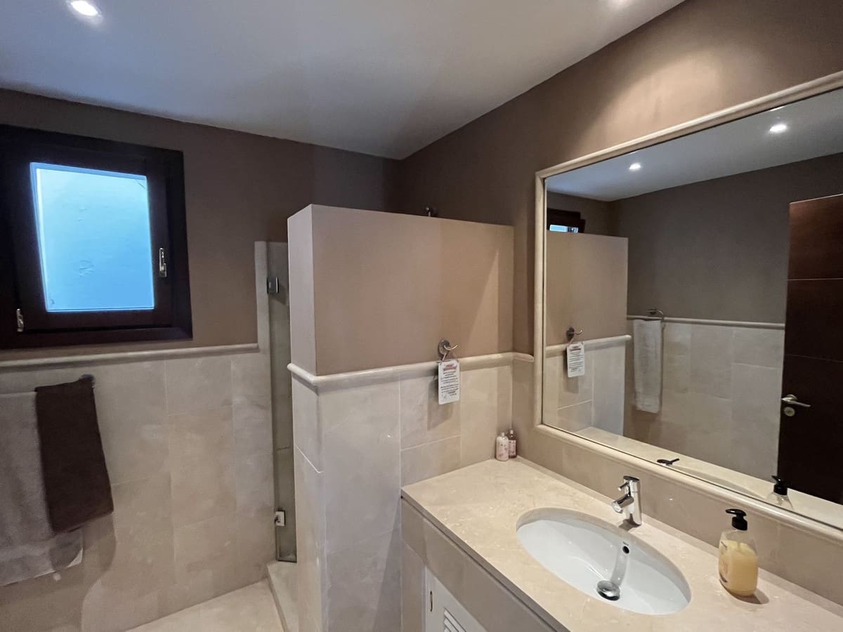 7 bedroom Villa for sale in Mijas Golf with pool garage - € 1,320,000 (Ref: 10148240)