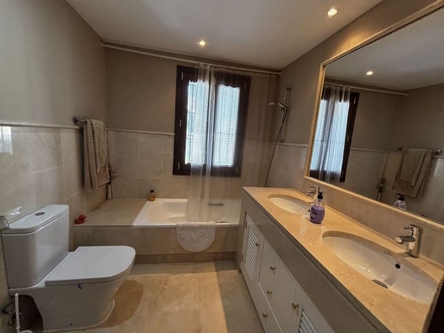 7 bedroom Villa for sale in Mijas Golf, Mijas with pool garage - € 1,320,000 (Ref: 10148240)
