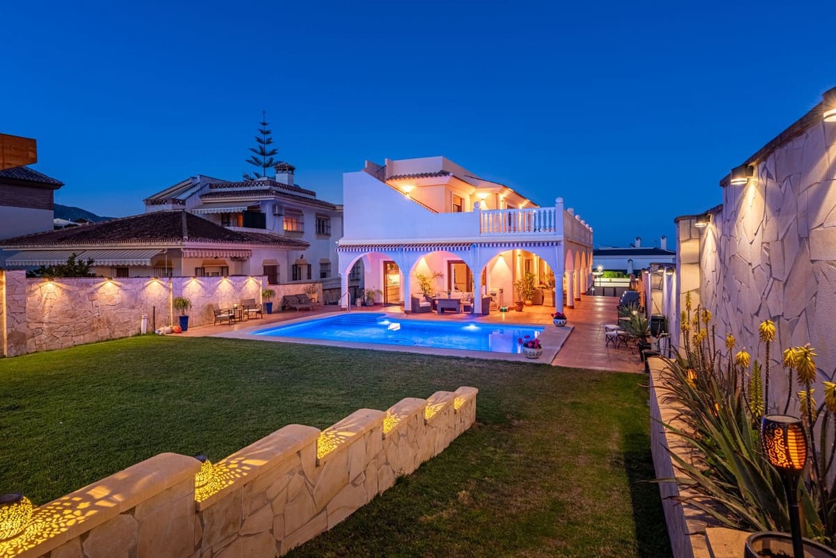 4 bedroom Villa for sale in Benalmadena with pool garage - € 1,340,000 (Ref: 10148243)