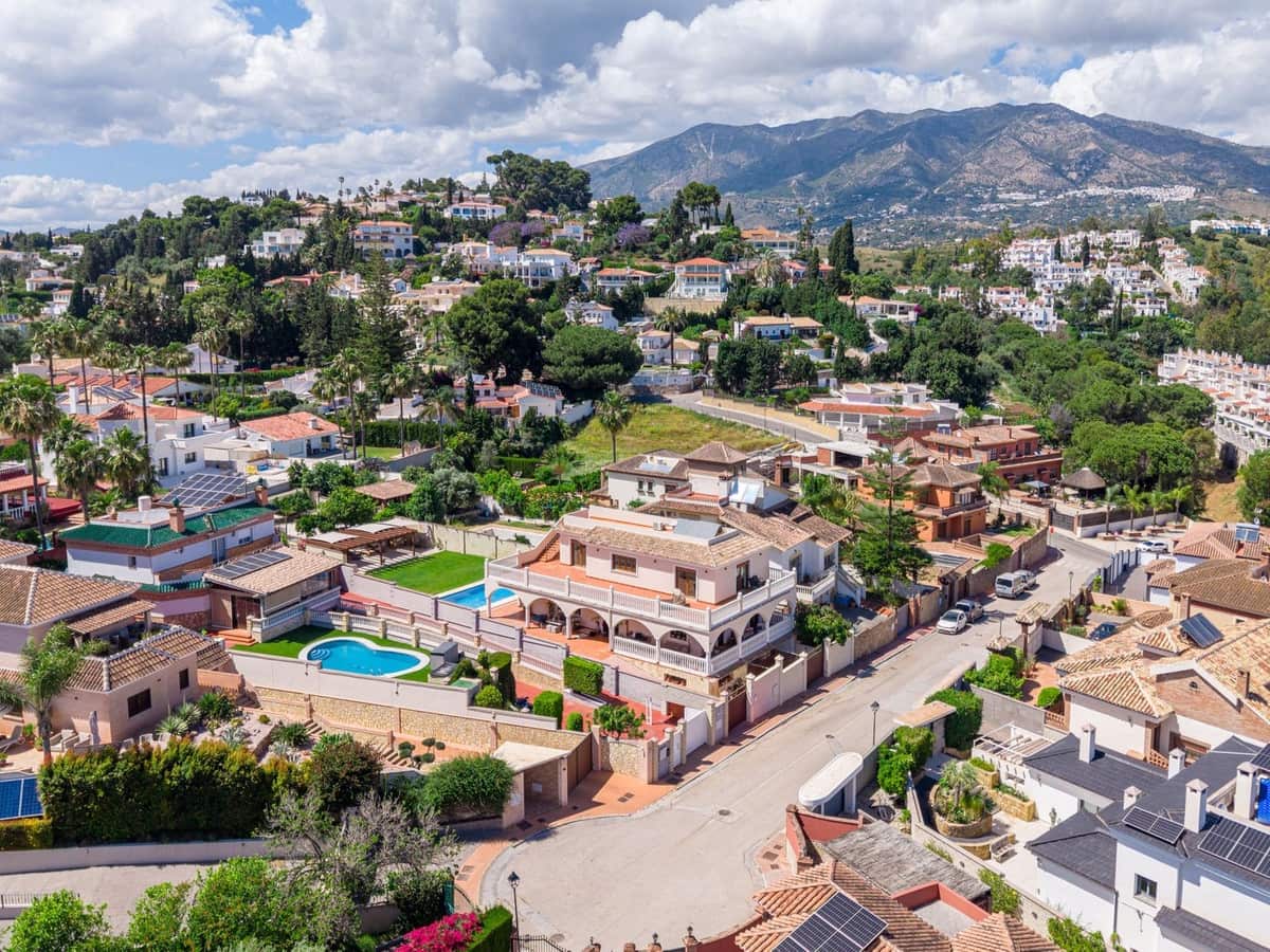 4 bedroom Villa for sale in Benalmadena with pool garage - € 1,340,000 (Ref: 10148243)