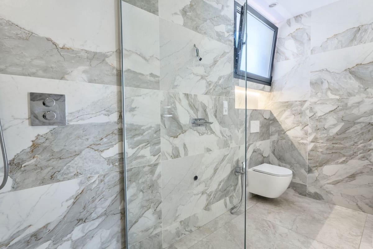 2 bedroom Villa for sale in Benalmadena with pool - € 1,400,000 (Ref: 10148246)