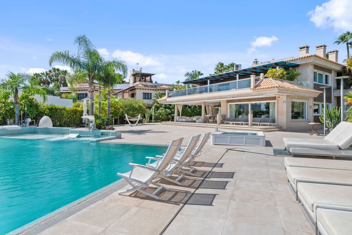 8 soverom Villa til salgs i Bahia de Marbella med svømmebasseng - € 9 500 000 (Ref: 10148250)