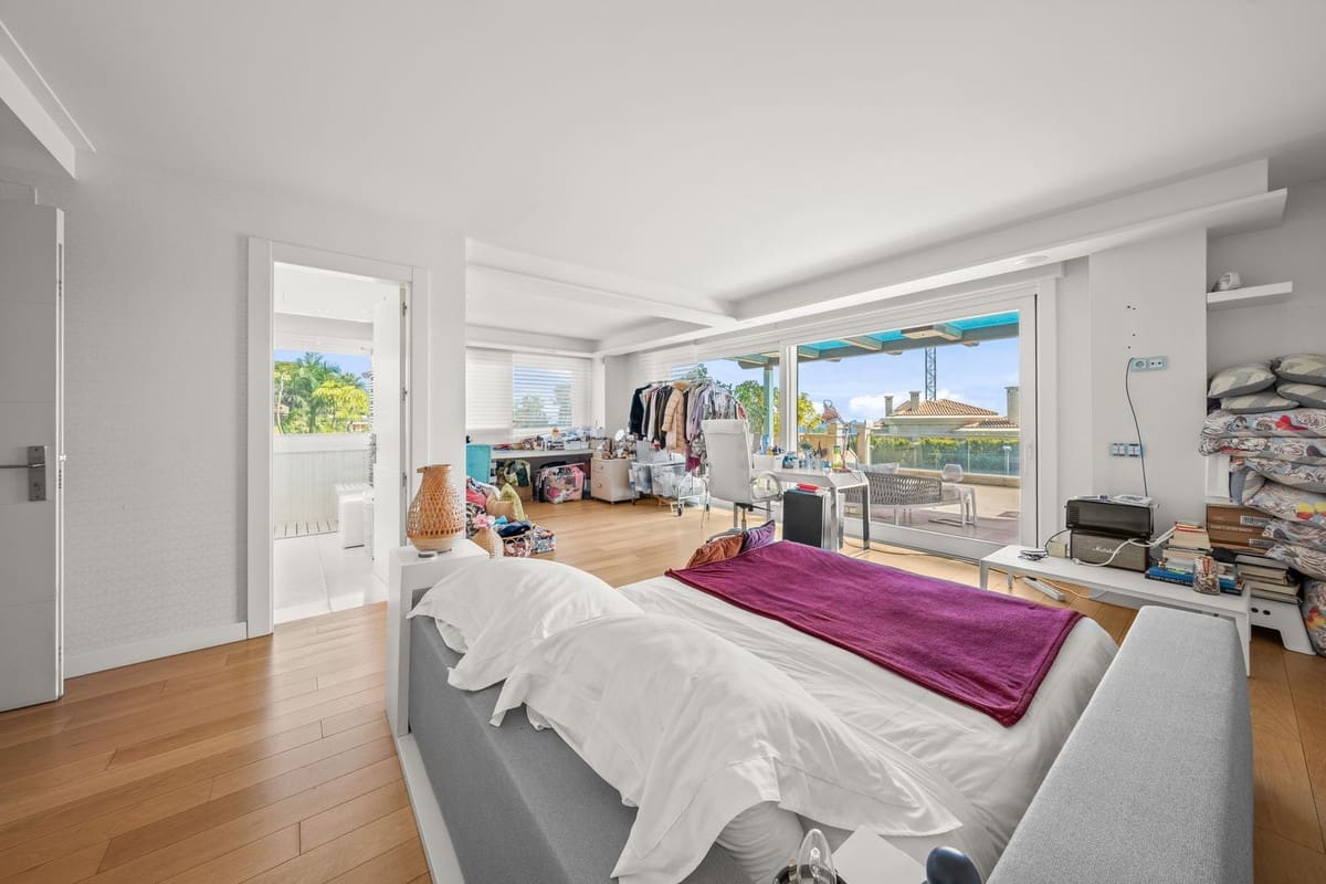 8 soverom Villa til salgs i Bahia de Marbella med svømmebasseng - € 9 500 000 (Ref: 10148250)