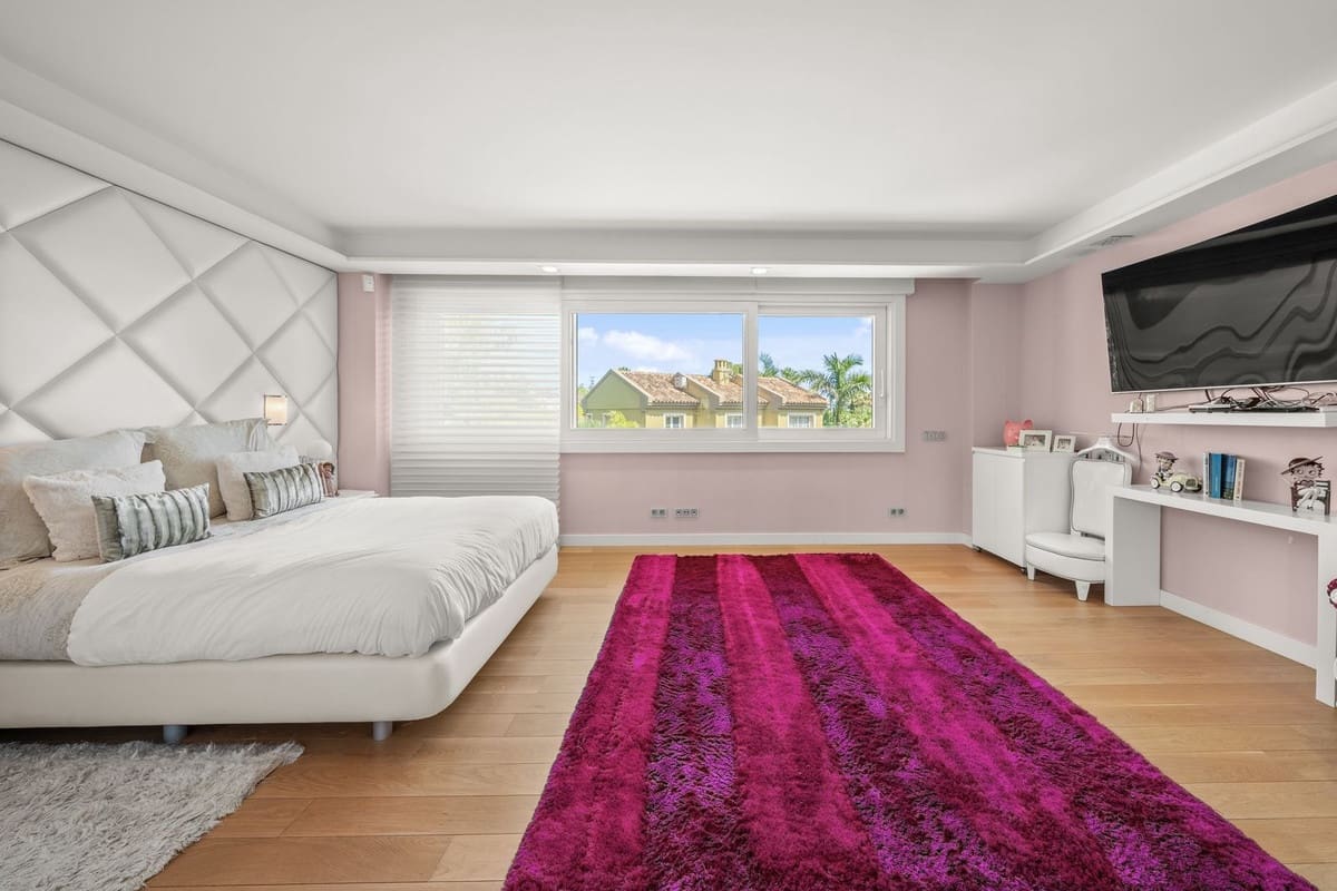 8 soverom Villa til salgs i Bahia de Marbella med svømmebasseng - € 9 500 000 (Ref: 10148250)