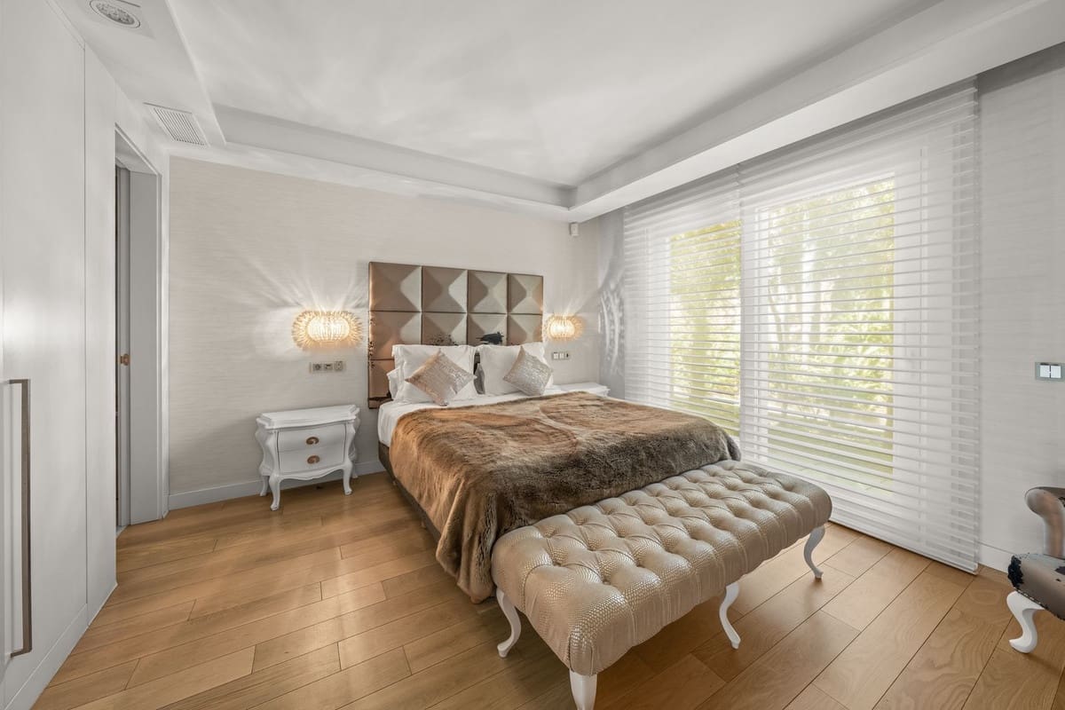 8 soverom Villa til salgs i Bahia de Marbella med svømmebasseng - € 9 500 000 (Ref: 10148250)