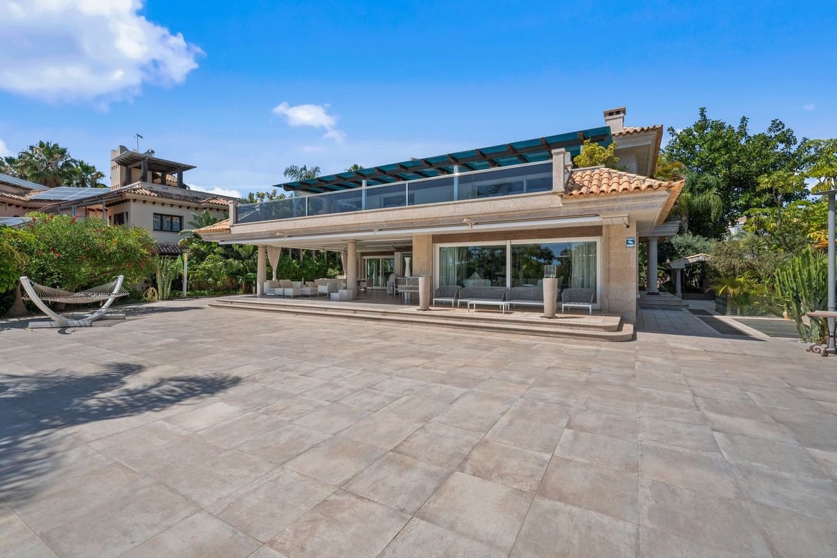 8 soverom Villa til salgs i Bahia de Marbella med svømmebasseng - € 9 500 000 (Ref: 10148250)