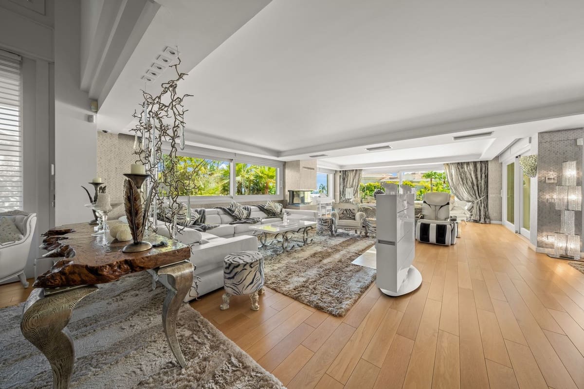 8 soverom Villa til salgs i Bahia de Marbella med svømmebasseng - € 9 500 000 (Ref: 10148250)
