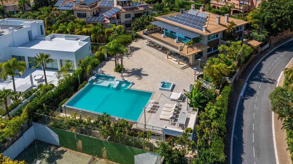 8 soverom Villa til salgs i Bahia de Marbella med svømmebasseng - € 9 500 000 (Ref: 10148250)
