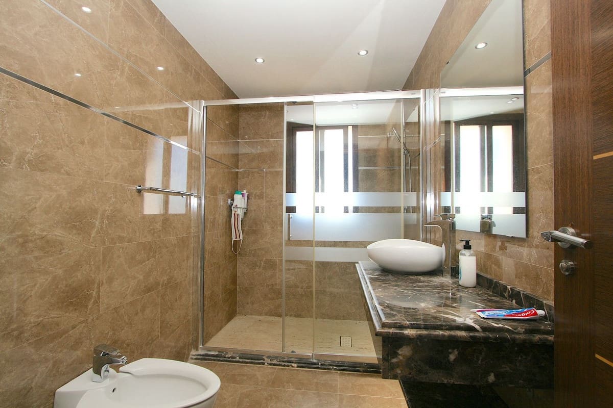 8 bedroom Villa for sale in Benalmadena with pool garage - € 1,790,000 (Ref: 10153692)