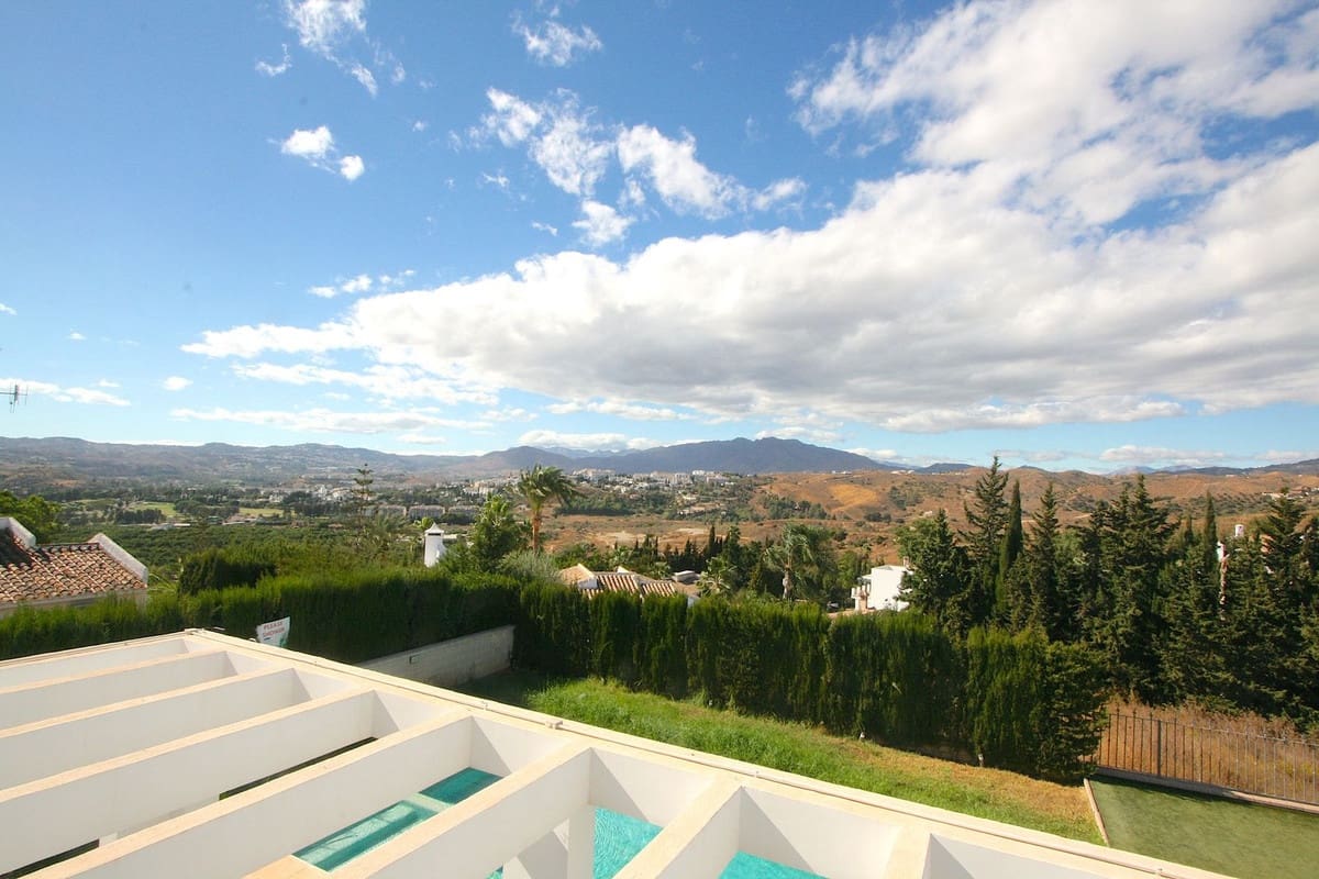 8 bedroom Villa for sale in Benalmadena with pool garage - € 1,790,000 (Ref: 10153692)