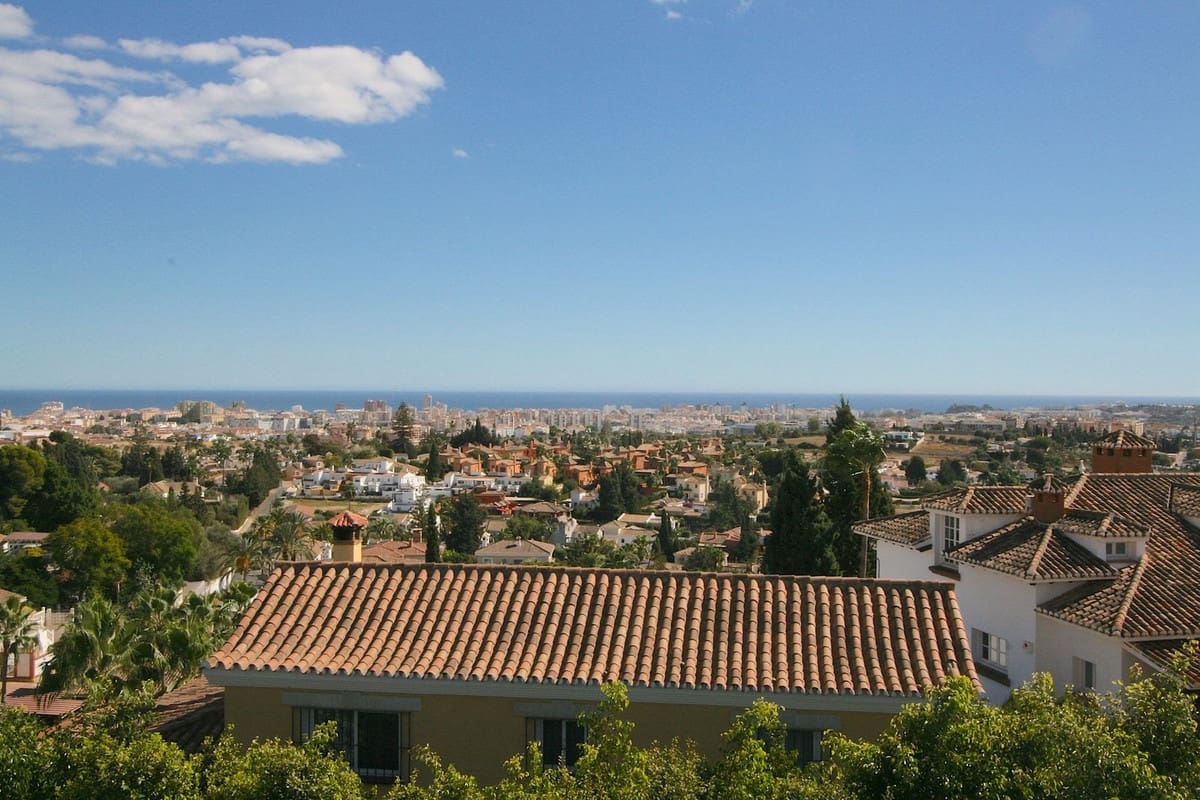 8 bedroom Villa for sale in Benalmadena with pool garage - € 1,790,000 (Ref: 10153692)