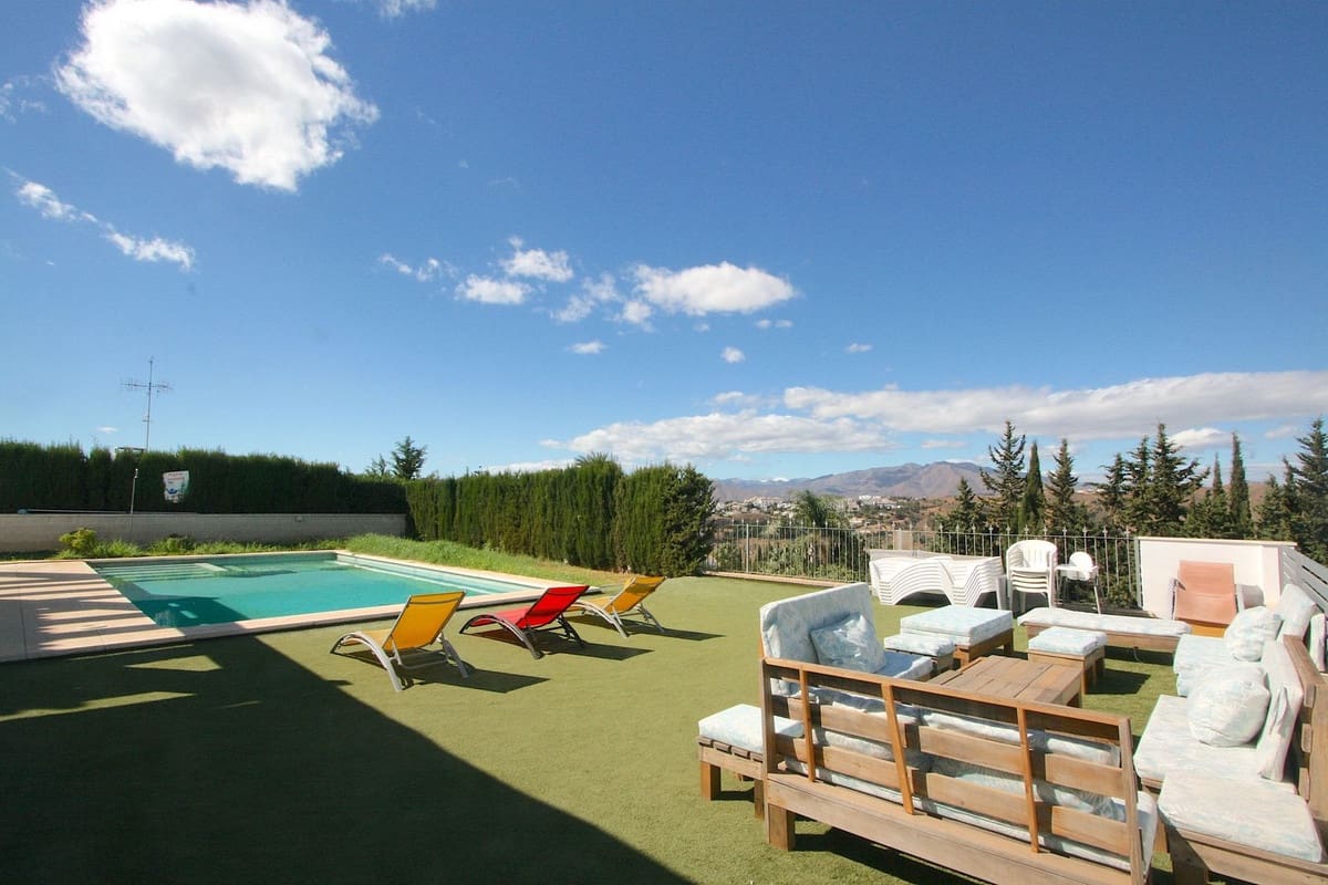 8 bedroom Villa for sale in Benalmadena with pool garage - € 1,790,000 (Ref: 10153692)