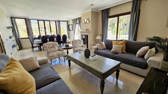 Chalet de 8 habitaciones en Benalmádena en venta con piscina garaje - 1.790.000 € (Ref: 10153692)