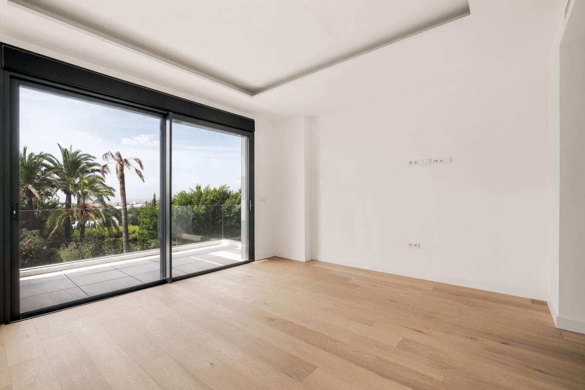 6 soveværelse Semi-Rækkehus til salg i Rio Real med swimmingpool garage - € 2.750.000 (Ref: 10154135)