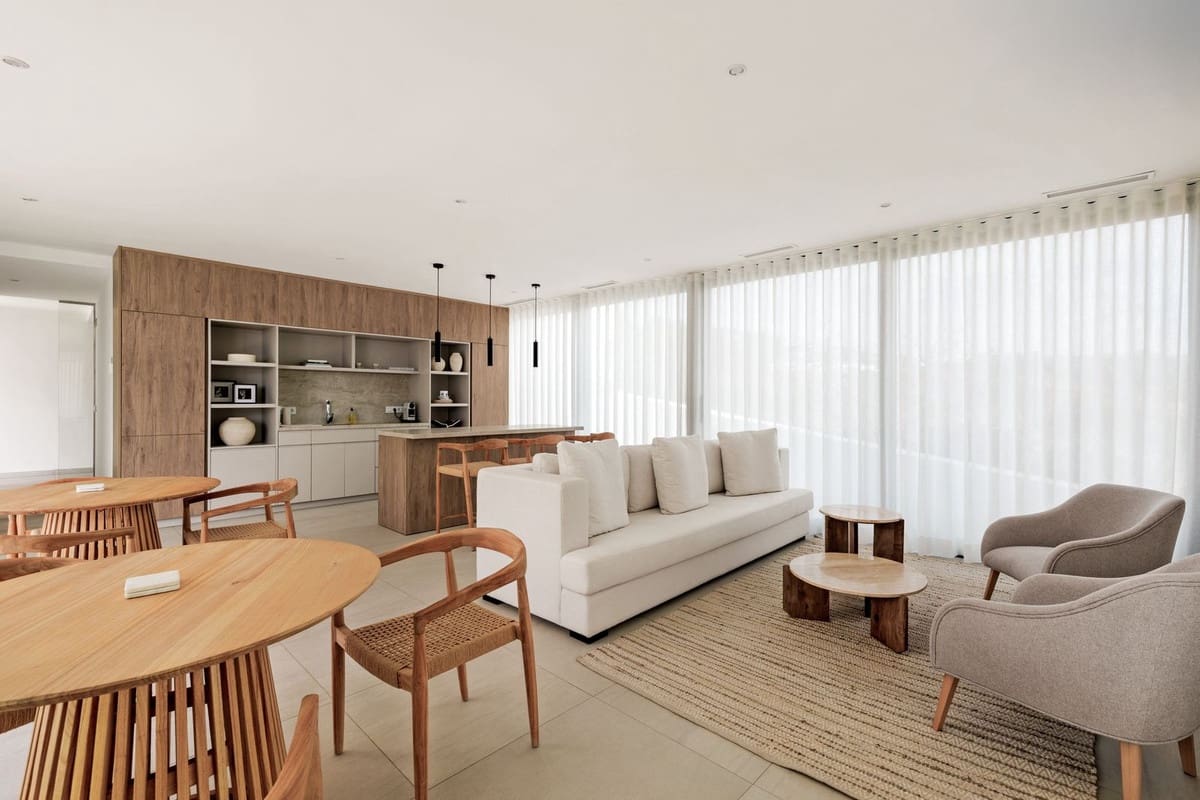 6 soveværelse Semi-Rækkehus til salg i Rio Real med swimmingpool garage - € 2.750.000 (Ref: 10154135)