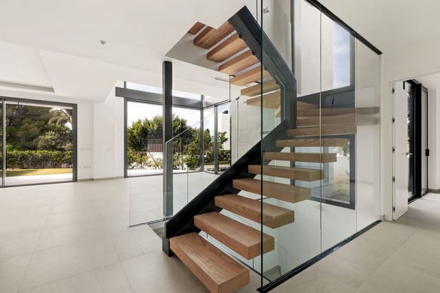 6 soveværelse Semi-Rækkehus til salg i Río Real, Marbella med swimmingpool garage - € 2.750.000 (Ref: 10154135)