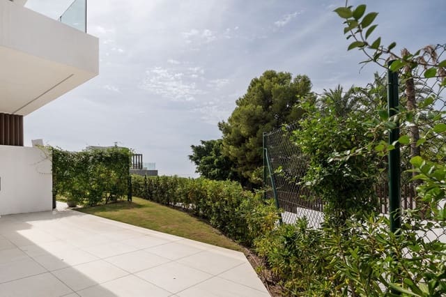 6 soveværelse Semi-Rækkehus til salg i Río Real, Marbella med swimmingpool garage - € 2.750.000 (Ref: 10154135)