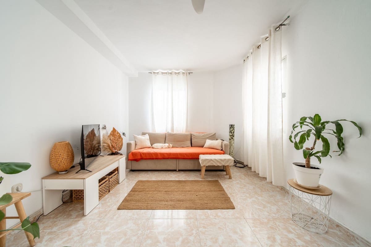 9 bedroom Villa for sale in Benalmadena with pool - € 830,000 (Ref: 10154137)