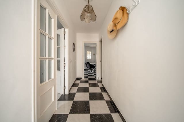9 Zimmer Villa zu verkaufen in Benalmádena mit Pool Garage - 830.000 € (Ref: 10154137)