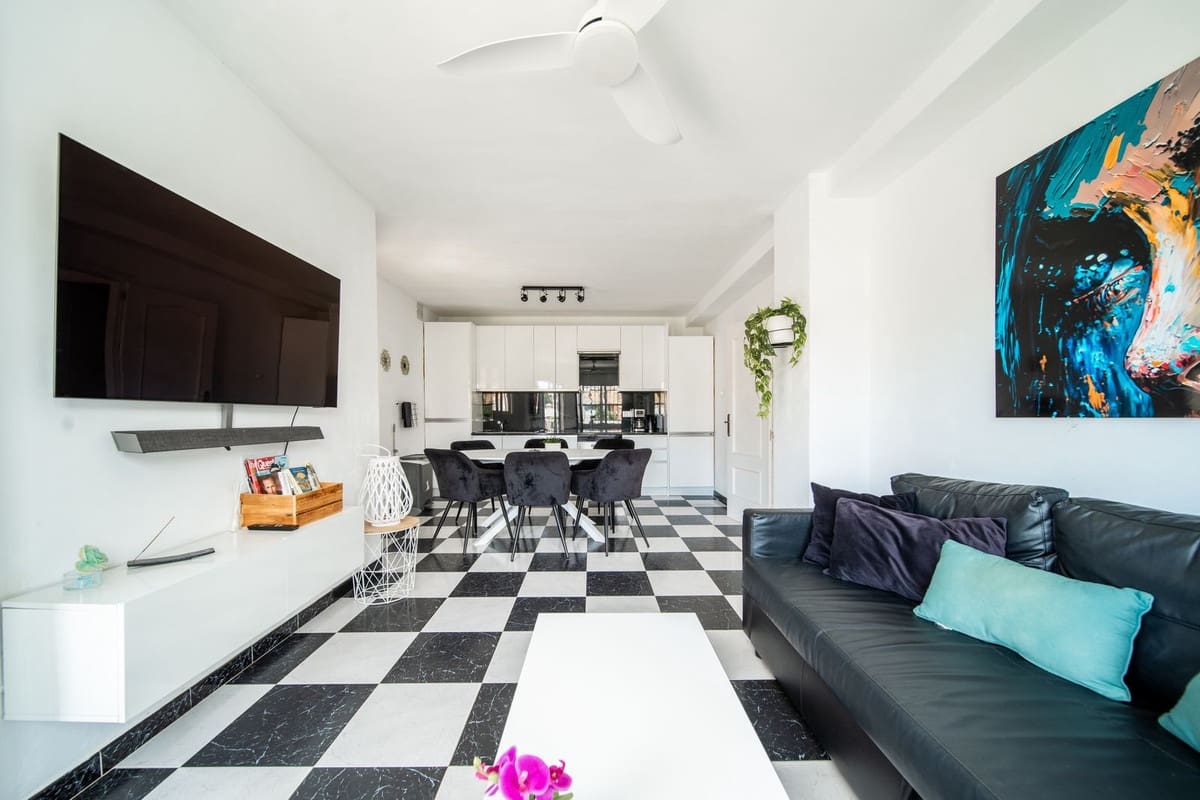 9 bedroom Villa for sale in Benalmadena with pool - € 830,000 (Ref: 10154137)