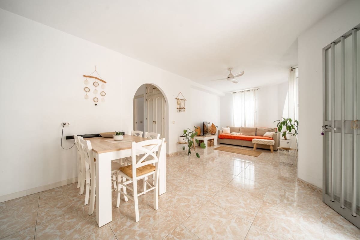 9 bedroom Villa for sale in Benalmadena with pool - € 830,000 (Ref: 10154137)