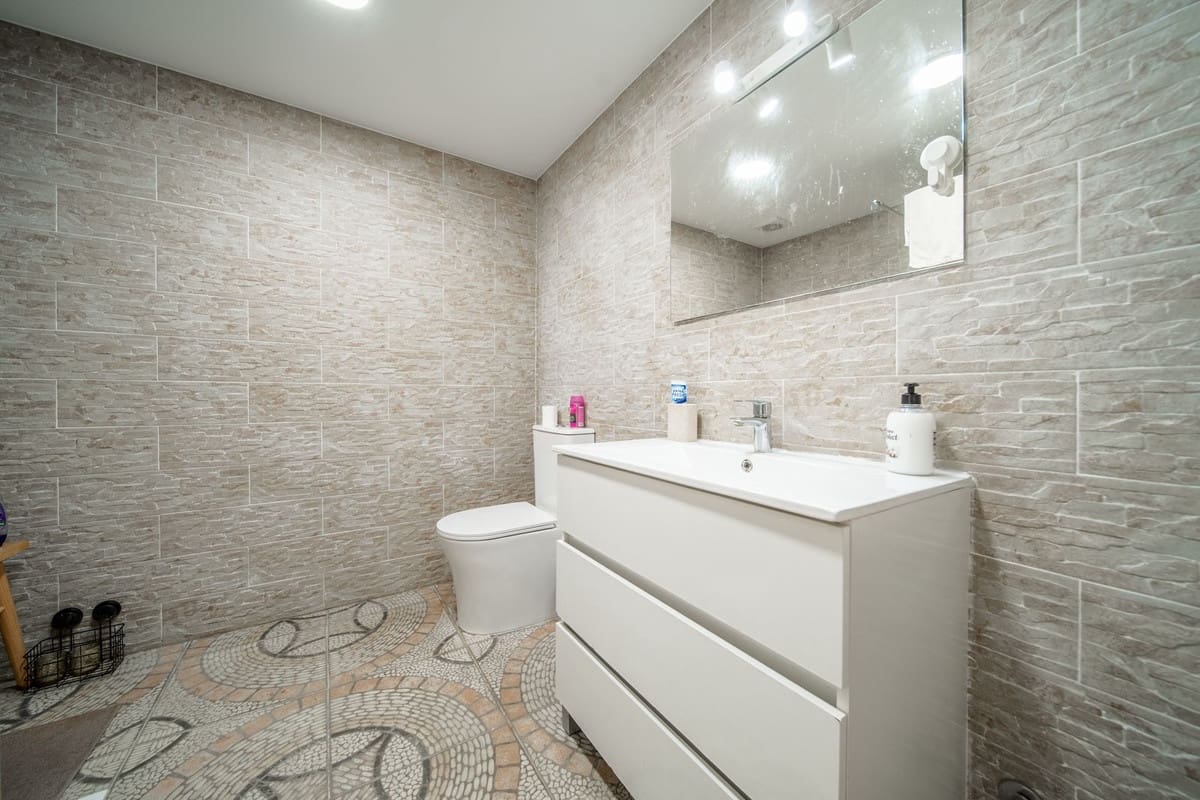 9 bedroom Villa for sale in Benalmadena with pool - € 830,000 (Ref: 10154137)