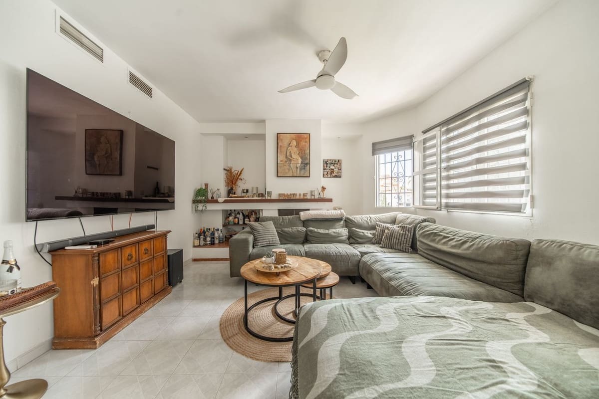 9 bedroom Villa for sale in Benalmadena with pool - € 830,000 (Ref: 10154137)